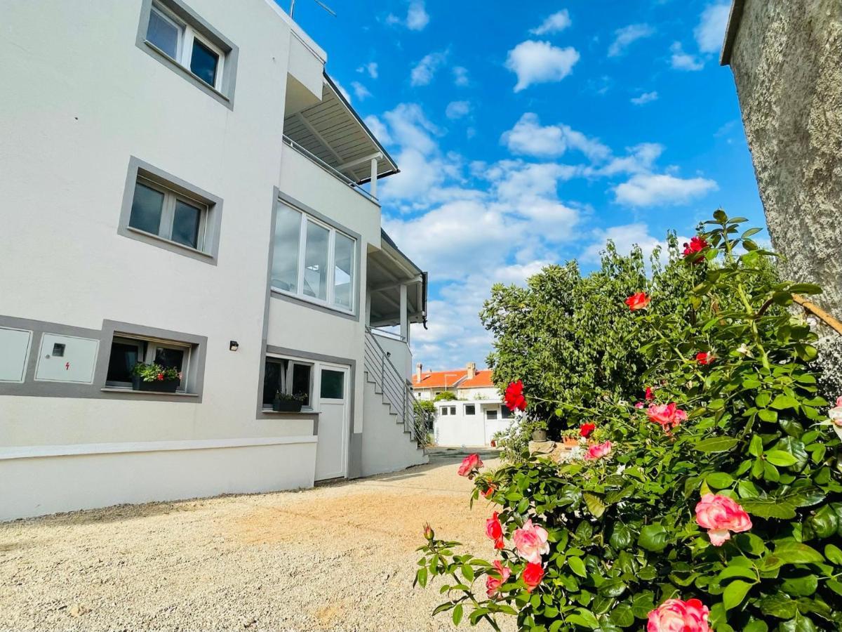 Ferienwohnung Beauty Living Jasmina Punat Exterior foto